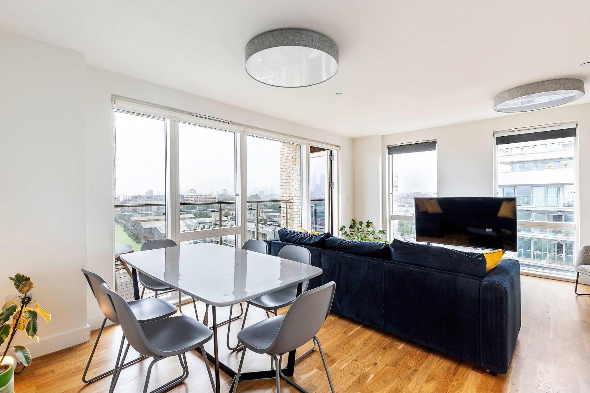 3br Poplar Views Of Canary Wharf Londra
